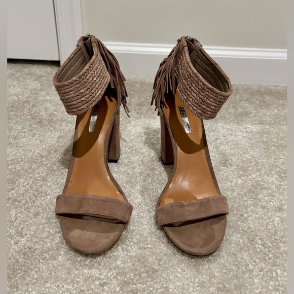 BCBG Taupe Heels with Fringe Size 8.5 - Picture 2 of 4